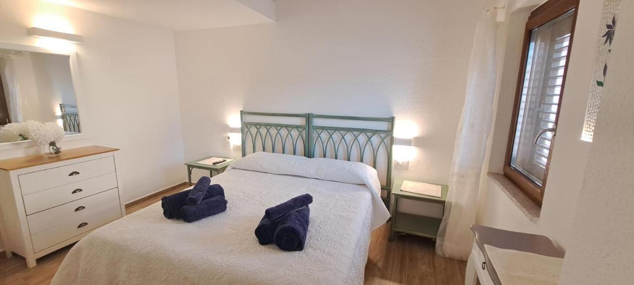 San Teodoro Rooms Exteriör bild