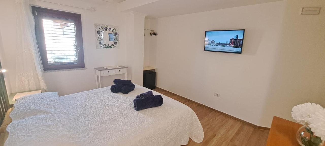 San Teodoro Rooms Exteriör bild
